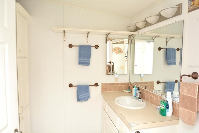 809 S WATERWAY, Venice, FL 34285