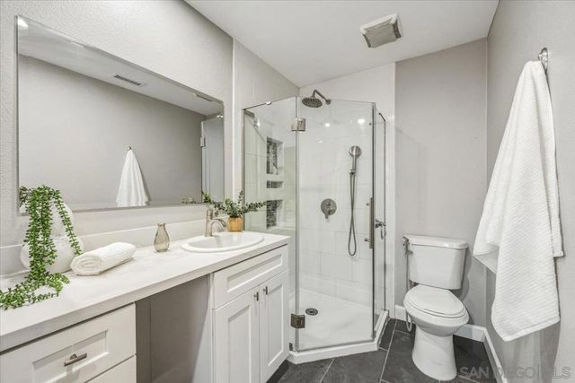 5325 Bonita Dr, San Diego, CA 92114