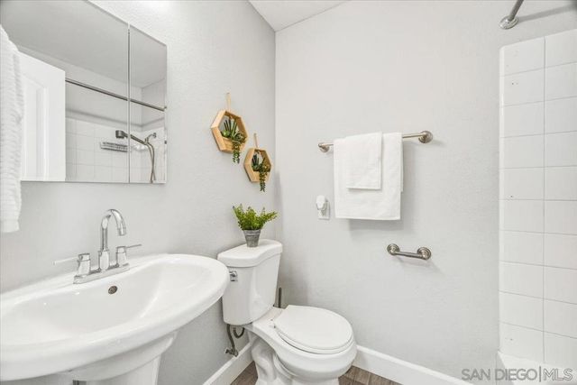 5325 Bonita Dr, San Diego, CA 92114