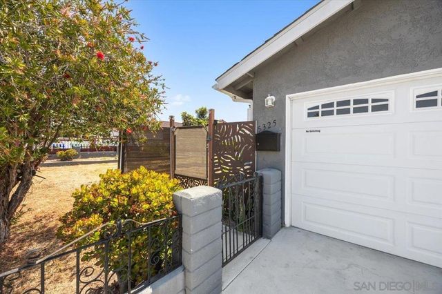 5325 Bonita Dr, San Diego, CA 92114