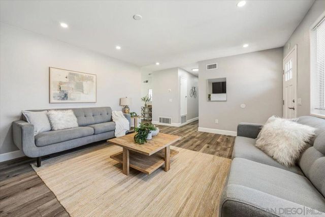 5325 Bonita Dr, San Diego, CA 92114