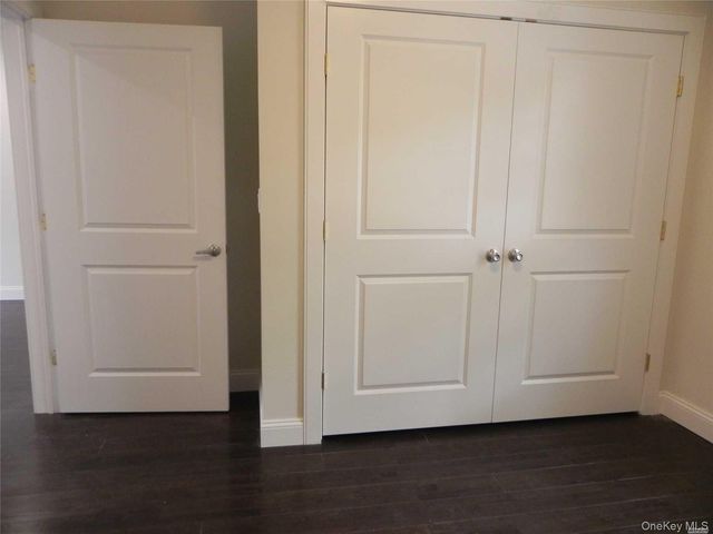 3 Bryant Avenue C, Roslyn, NY 11576