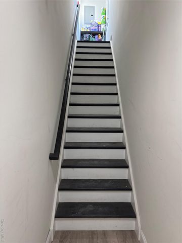 3 Bryant Avenue C, Roslyn, NY 11576