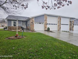 36 White Oak Circle, Crossville, TN 38555
