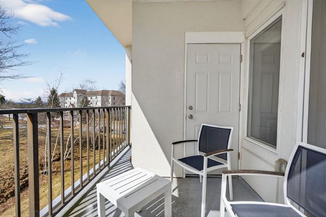 12 Mountain Laurels Dr Apt 204, Nashua, NH 03062