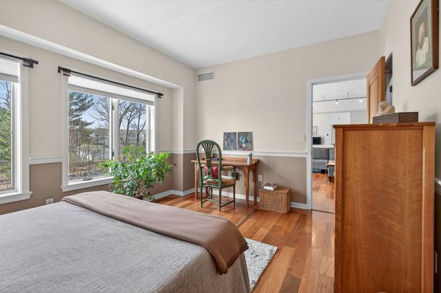 12 Mountain Laurels Dr Apt 204, Nashua, NH 03062