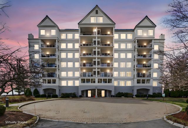 12 Mountain Laurels Dr Apt 204, Nashua, NH 03062