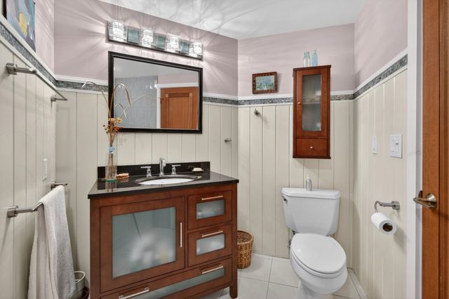 12 Mountain Laurels Dr Apt 204, Nashua, NH 03062