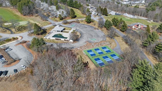 12 Mountain Laurels Dr Apt 204, Nashua, NH 03062