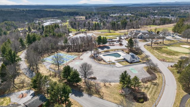 12 Mountain Laurels Dr Apt 204, Nashua, NH 03062