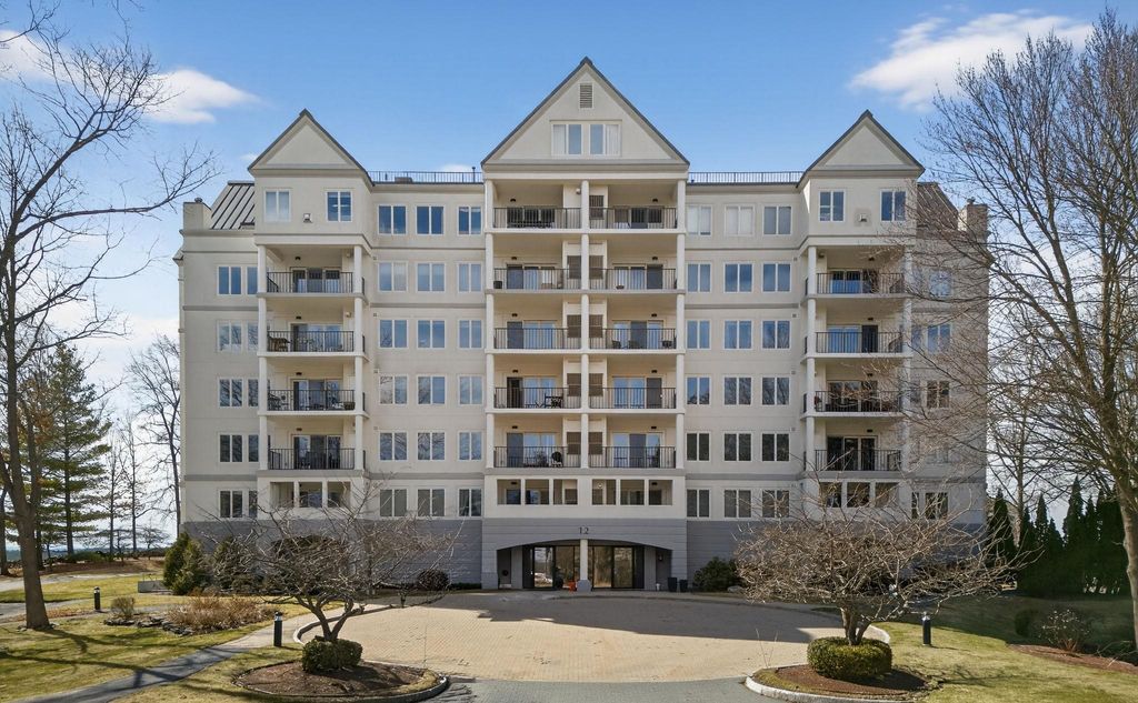12 Mountain Laurels Dr Apt 204, Nashua, NH 03062