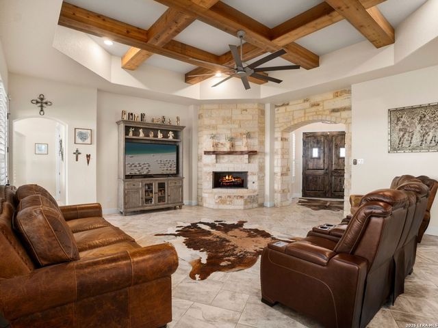 1530 County Road 132, Floresville, TX 78114