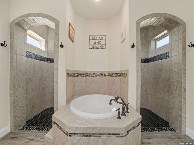 1530 County Road 132, Floresville, TX 78114