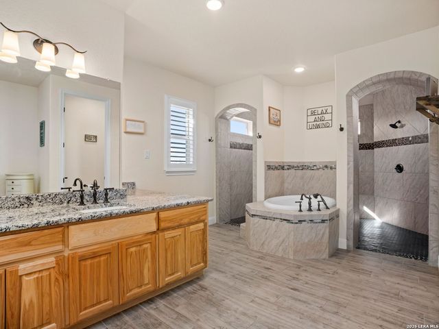 1530 County Road 132, Floresville, TX 78114