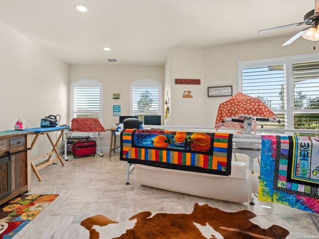 1530 County Road 132, Floresville, TX 78114