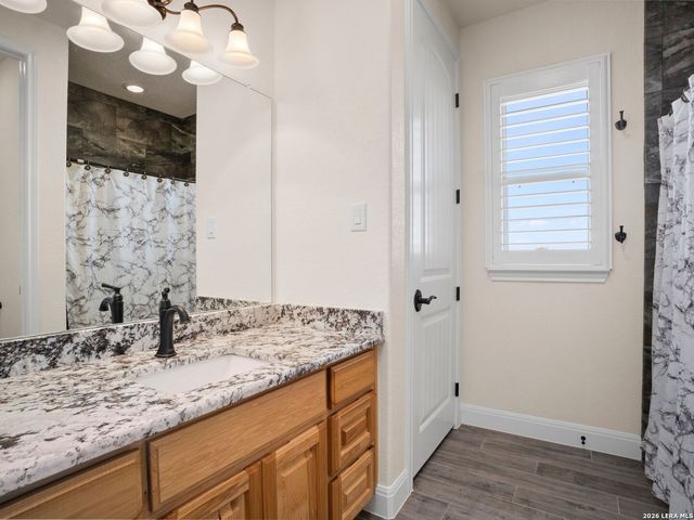 1530 County Road 132, Floresville, TX 78114