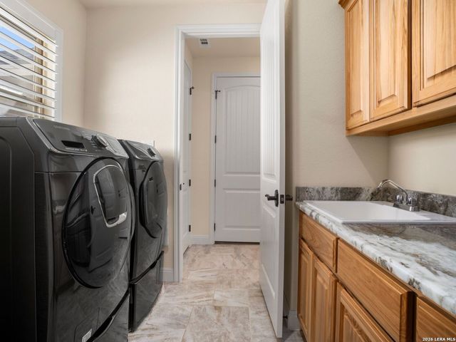 1530 County Road 132, Floresville, TX 78114