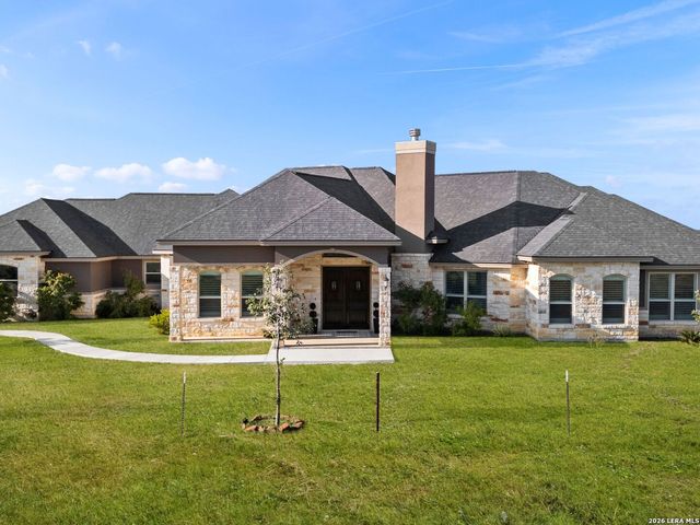 1530 County Road 132, Floresville, TX 78114