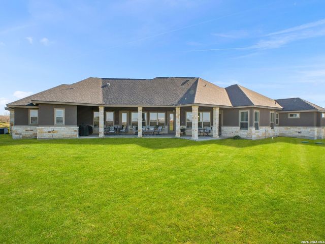 1530 County Road 132, Floresville, TX 78114