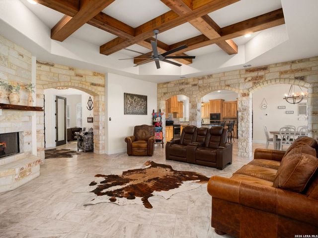 1530 County Road 132, Floresville, TX 78114