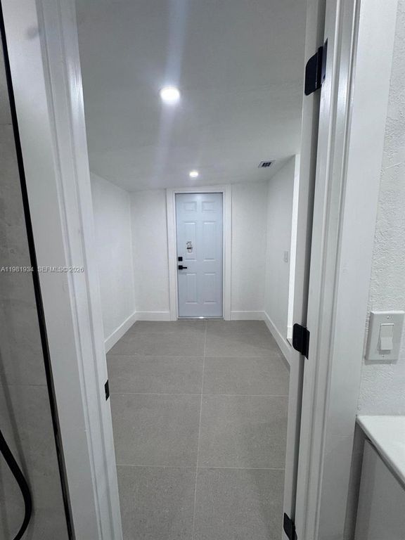 Image 11 of property listing at 16240 NW 22nd Ave, Miami Gardens, FL 33054