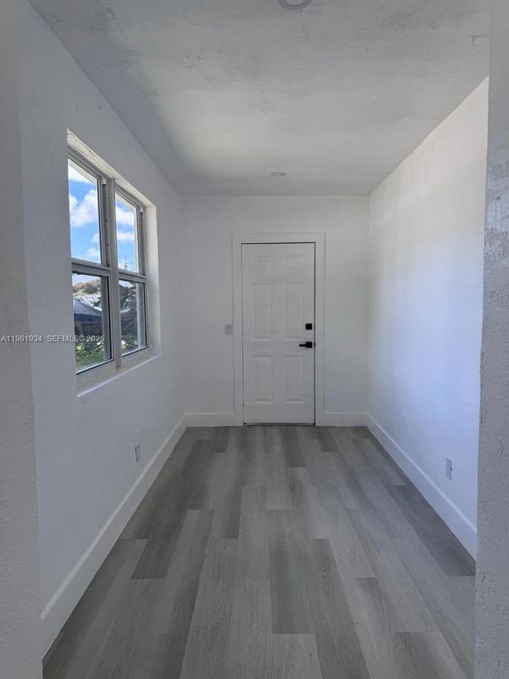 Image 17 of property listing at 16240 NW 22nd Ave, Miami Gardens, FL 33054