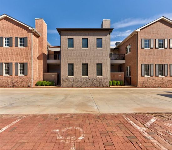 3109 Hickory Sign Post Road 33B, Oklahoma City, OK 73116