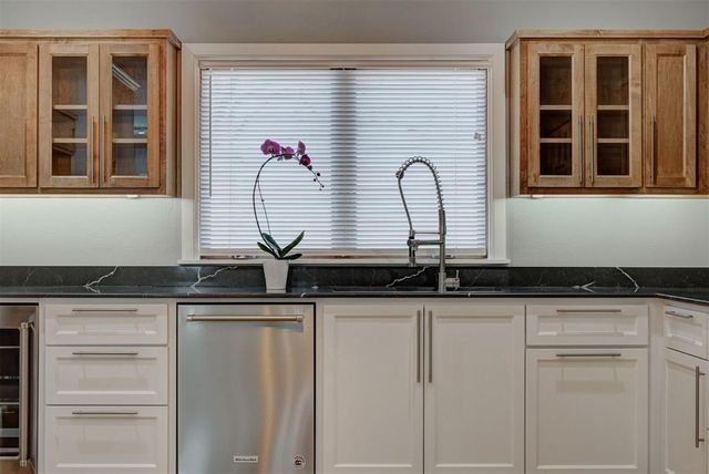 3109 Hickory Sign Post Road 33B, Oklahoma City, OK 73116