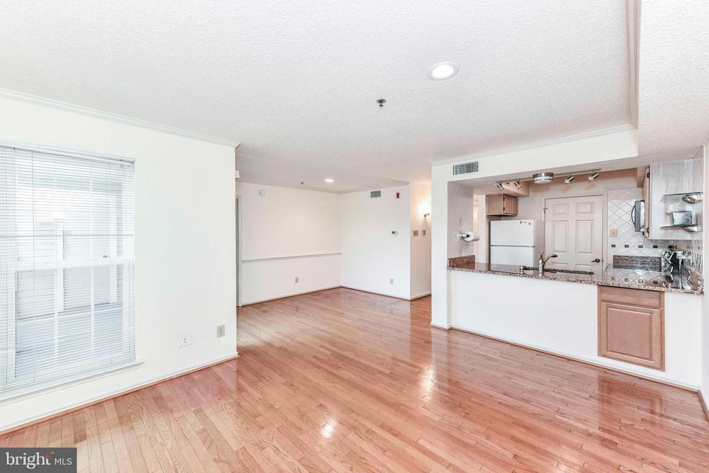 1524 LINCOLN WAY #331, Mclean, VA 22102