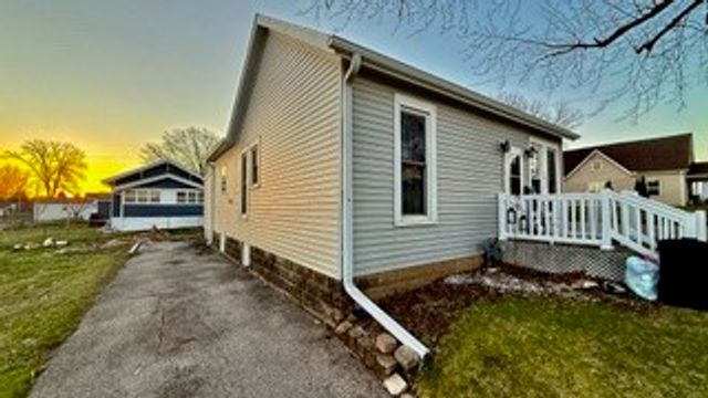 1012 SE 1st Street, Marshalltown, IA 50158