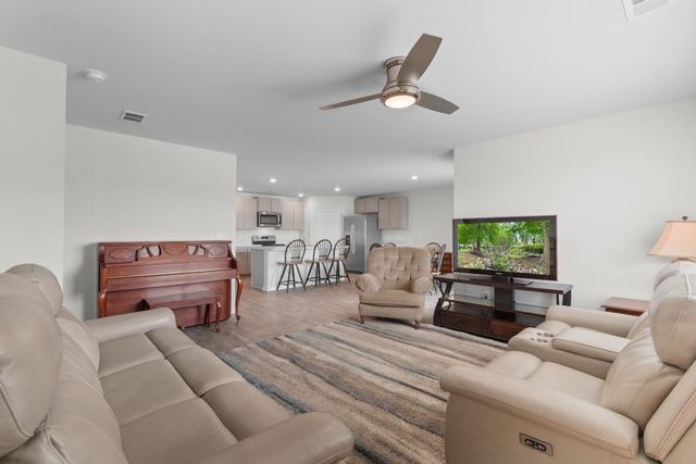 518 Sugar Pine Dr., Conway, SC 29526