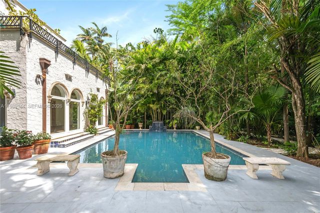 3685 Royal Palm Ave, Miami, FL 33133