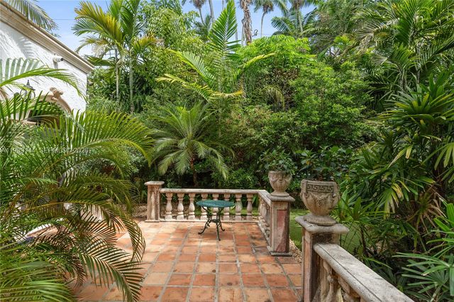 3685 Royal Palm Ave, Miami, FL 33133