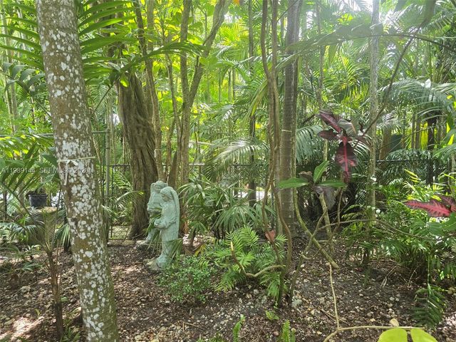 3685 Royal Palm Ave, Miami, FL 33133