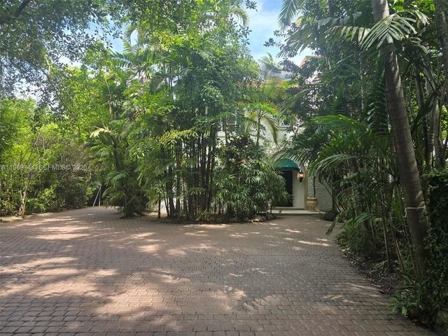3685 Royal Palm Ave, Miami, FL 33133