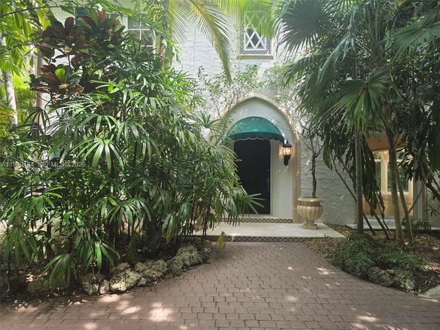 3685 Royal Palm Ave, Miami, FL 33133