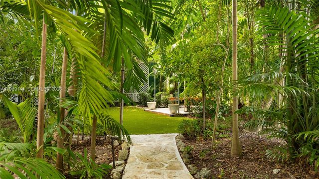 3685 Royal Palm Ave, Miami, FL 33133