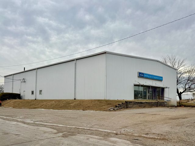 903 2nd, Rock Island, IL 61201