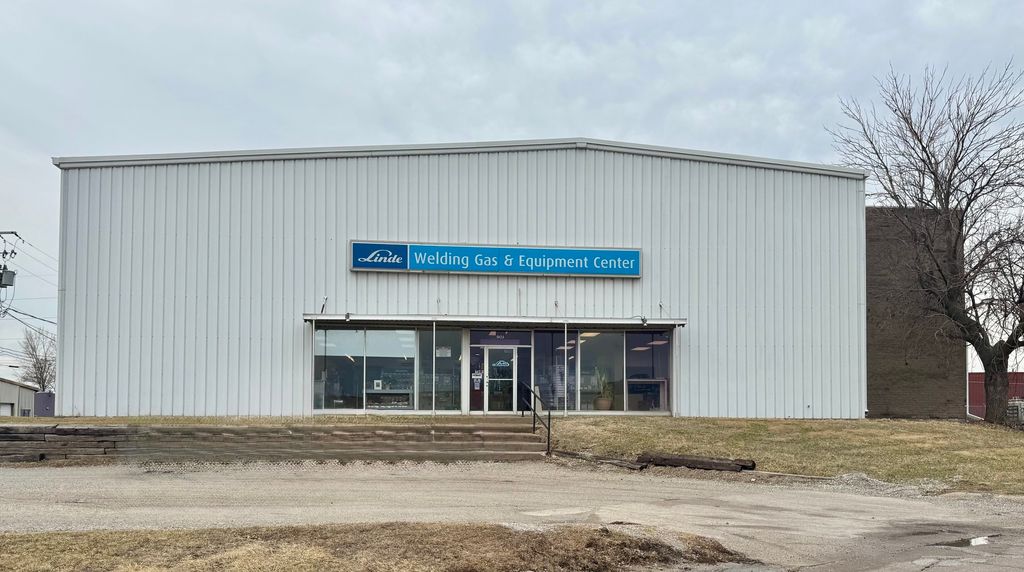 903 2nd, Rock Island, IL 61201