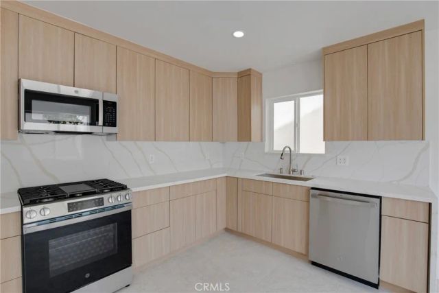 8330 Outland View Drive, Sun Valley, CA 91352