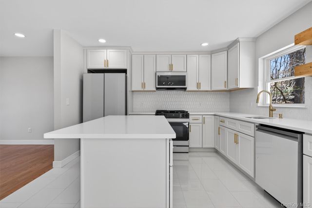 111 Cedar Avenue, New Windsor, NY 12553