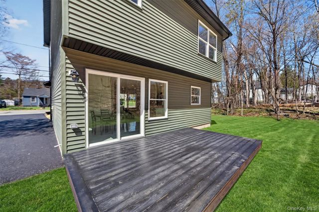 111 Cedar Avenue, New Windsor, NY 12553