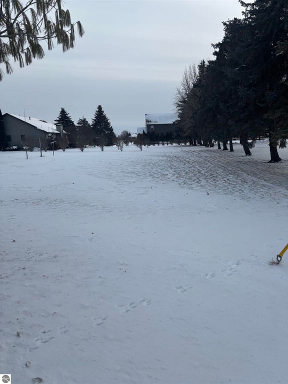 Image 1 of property listing at 2135 E Pickard Road, Mt Pleasant, MI 48858