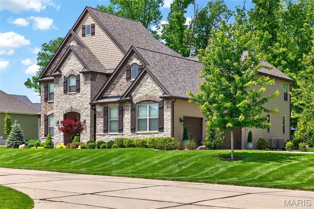 7105 Castle Cliff Court, St Charles, MO 63304