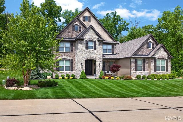 7105 Castle Cliff Court, St Charles, MO 63304