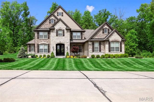 7105 Castle Cliff Court, St Charles, MO 63304