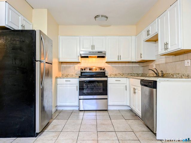 2 Irving Place B, Danbury, CT 06810