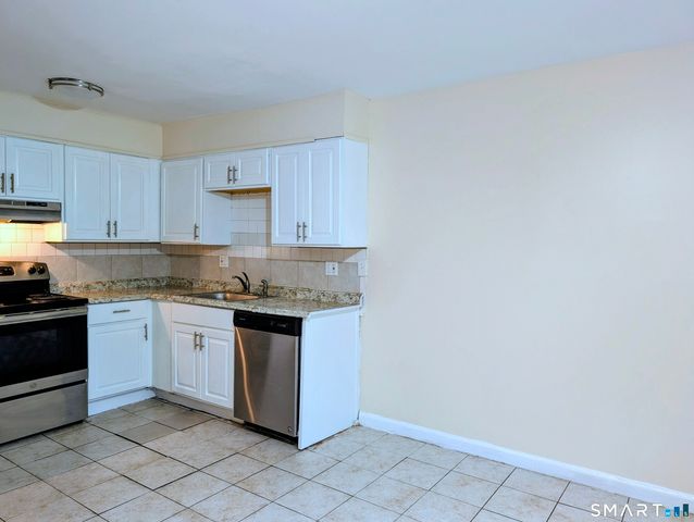 2 Irving Place B, Danbury, CT 06810