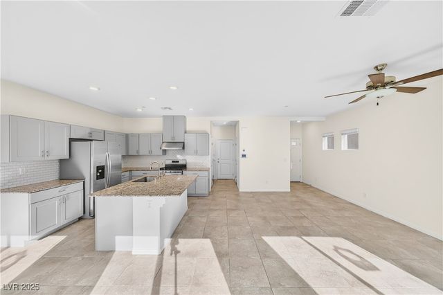 10983 Cambridge Lakes Avenue, Las Vegas, NV 89166