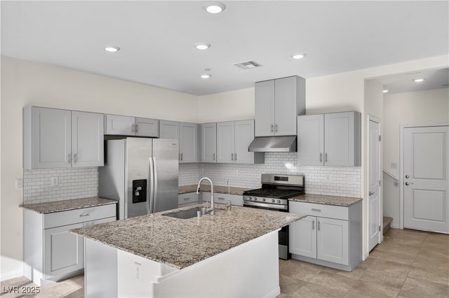 10983 Cambridge Lakes Avenue, Las Vegas, NV 89166